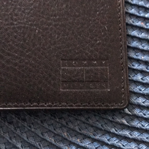 NWT! Tommy Hilfiger Men’s Brown Leather Credit Card Case w/ money clip - Picture 6 of 6